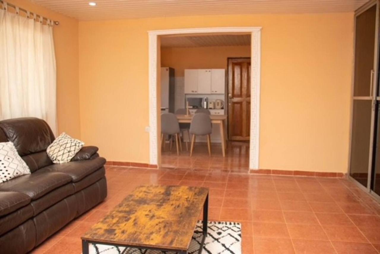 Fully Aircondition 3Bed Villa- A C- Wifi- Hotwater Freetown Exterior foto