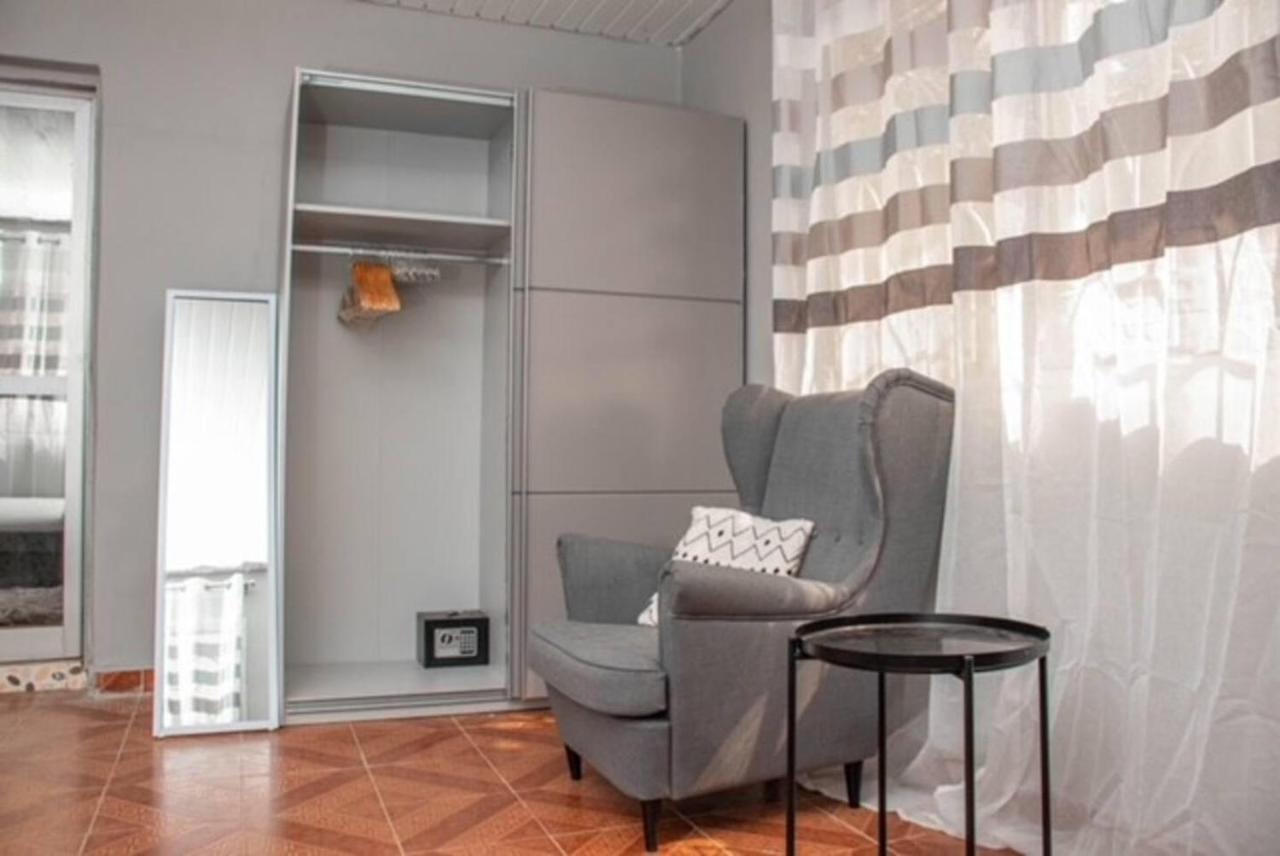 Fully Aircondition 3Bed Villa- A C- Wifi- Hotwater Freetown Exterior foto