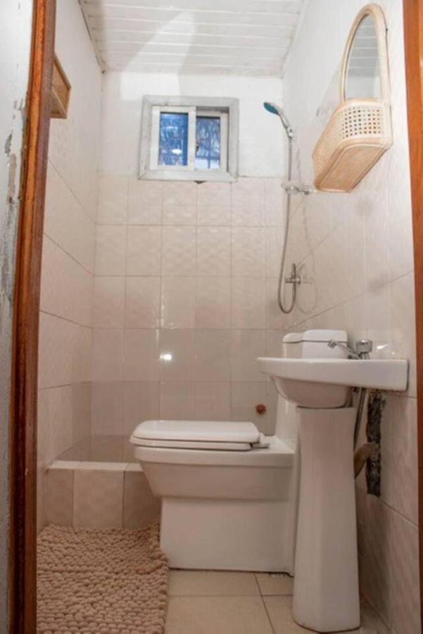 Fully Aircondition 3Bed Villa- A C- Wifi- Hotwater Freetown Exterior foto