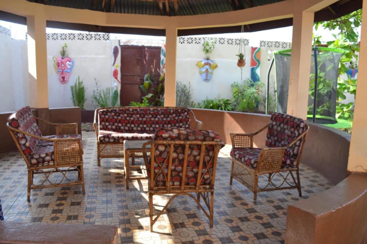 Fully Aircondition 3Bed Villa- A C- Wifi- Hotwater Freetown Exterior foto